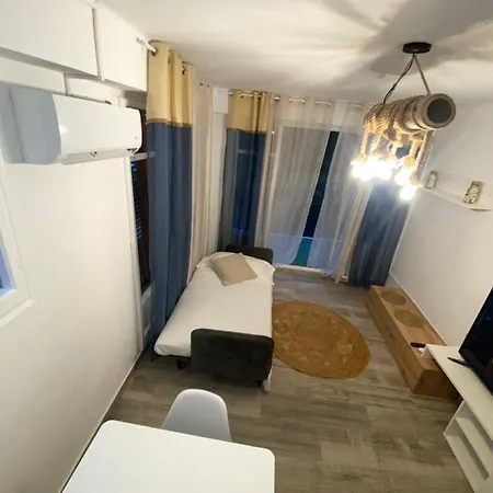 Aloha Apartment *